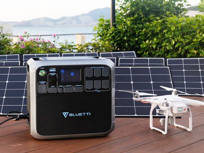 Bluetti AC200 Portable Solar Power Station