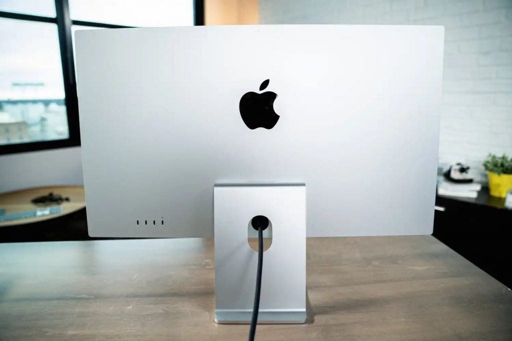 5 Best Monitors For Your MacBook Pro